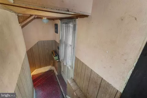 Entry Way - 3501 Glen Ave, Baltimore, MD 21215 photo 7 of 9