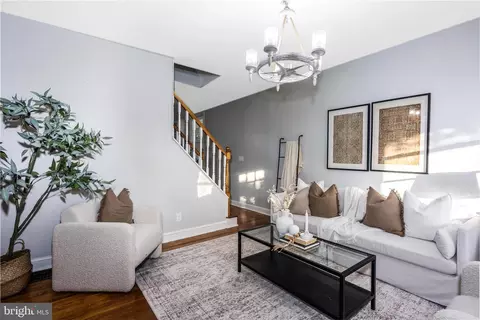 3717 Falls Rd, Baltimore, MD 21211