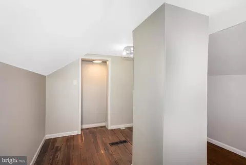 Entry Way - 3717 Falls Rd, Baltimore, MD 21211 photo 1 of 2