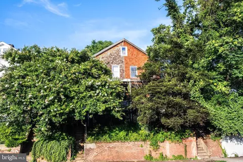 Exterior - 3717 Falls Rd, Baltimore, MD 21211 photo 5 of 6