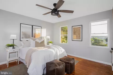 Bedroom - 3717 Falls Rd, Baltimore, MD 21211 photo 1 of 5