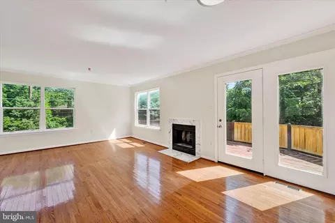 Living - 5247 Downing Rd, Baltimore, MD 21212 photo 3 of 6