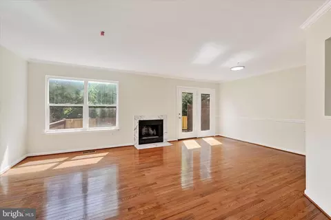 Living - 5247 Downing Rd, Baltimore, MD 21212 photo 2 of 6