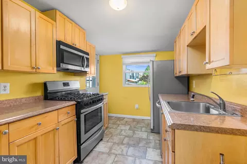 Kitchen - 3208 Chestnut Ave, Baltimore, MD 21211 photo 1 of 4