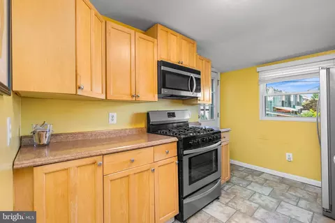Kitchen - 3208 Chestnut Ave, Baltimore, MD 21211 photo 2 of 4