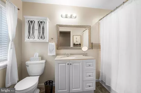 Bath - 2503 Eastern Ave, Baltimore, MD 21224 photo 2 of 2