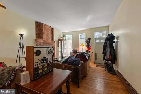 Entry Way - 508 W 27th St W, Baltimore, MD 21211 photo 2 of 6