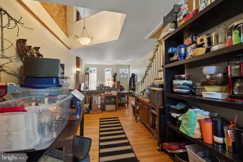 Entry Way - 508 W 27th St W, Baltimore, MD 21211 photo 4 of 6