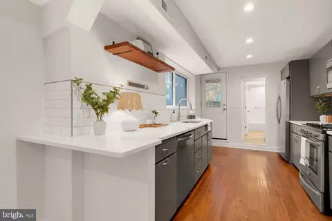 304 S Chapel St, Baltimore, MD 21231 photo 12