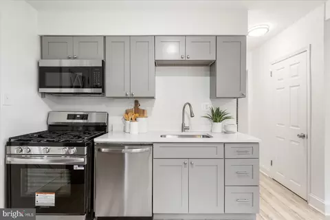 Kitchen - 5723 Onnen Rd, Baltimore, MD 21206 photo 4 of 4