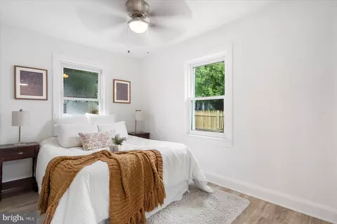 Bedroom - 5723 Onnen Rd, Baltimore, MD 21206 photo 2 of 6