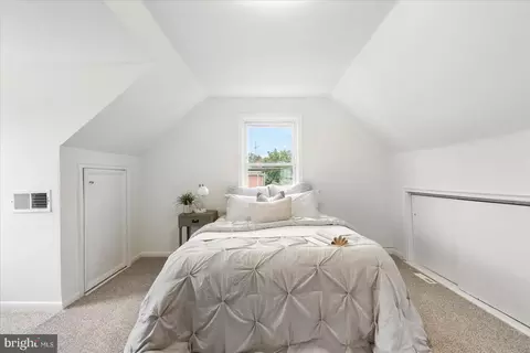 Bedroom - 5723 Onnen Rd, Baltimore, MD 21206 photo 4 of 6