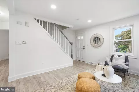 Entry Way - 5723 Onnen Rd, Baltimore, MD 21206 photo 1 of 5