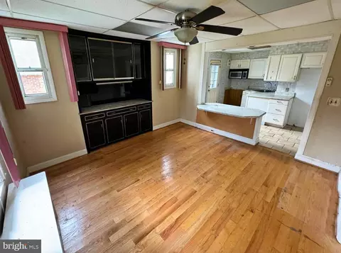 Living - 2805 Oakley Ave, Baltimore, MD 21215 photo 5 of 7