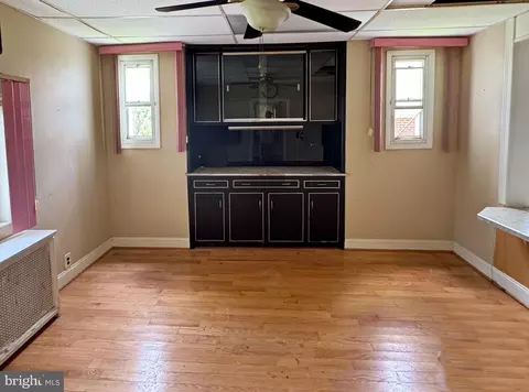 Living - 2805 Oakley Ave, Baltimore, MD 21215 photo 4 of 7