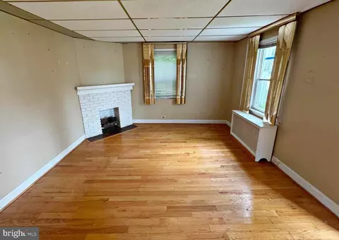 Living - 2805 Oakley Ave, Baltimore, MD 21215 photo 2 of 7