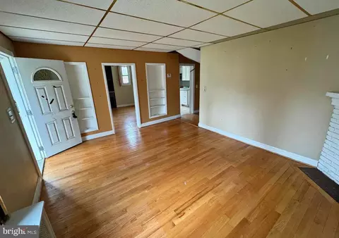 Living - 2805 Oakley Ave, Baltimore, MD 21215 photo 1 of 7