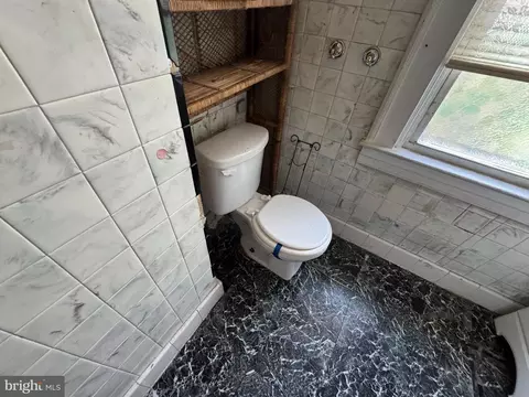 Bath - 2805 Oakley Ave, Baltimore, MD 21215 photo 3 of 3