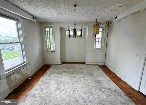 Living - 2805 Oakley Ave, Baltimore, MD 21215 photo 7 of 7