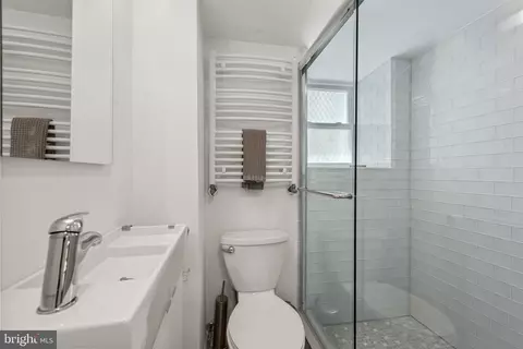 Bath - 3301 Beech Ave, Baltimore, MD 21211 photo 3 of 3
