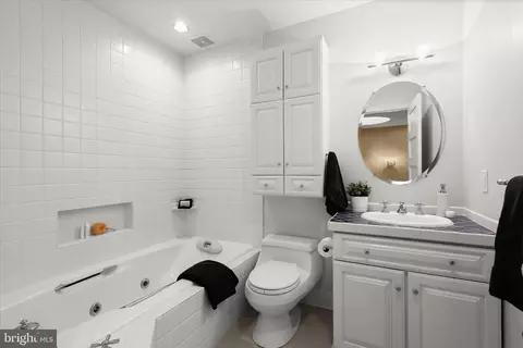 Bath - 928 Fell St, Baltimore, MD 21231 photo 6 of 6