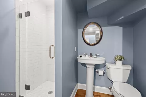Bath - 928 Fell St, Baltimore, MD 21231 photo 1 of 6