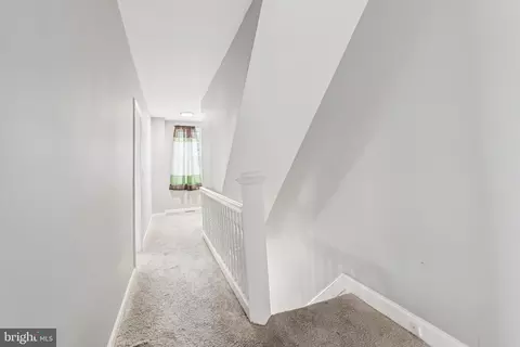 Entry Way - 4506 Elsrode Ave, Baltimore, MD 21214 photo 5 of 6