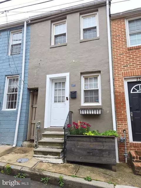 237 S Chapel St, Baltimore, MD 21231