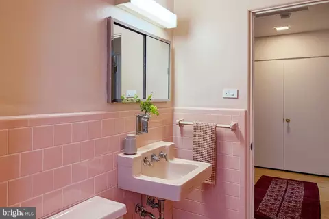Bath - 2103 Northcliff Dr, Baltimore, MD 21209 photo 3 of 3