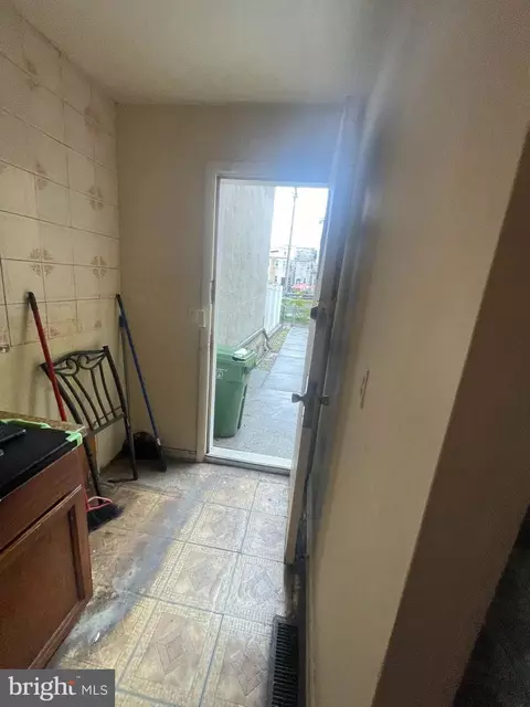 309 E 22nd St, Baltimore, MD 21218 photo 4