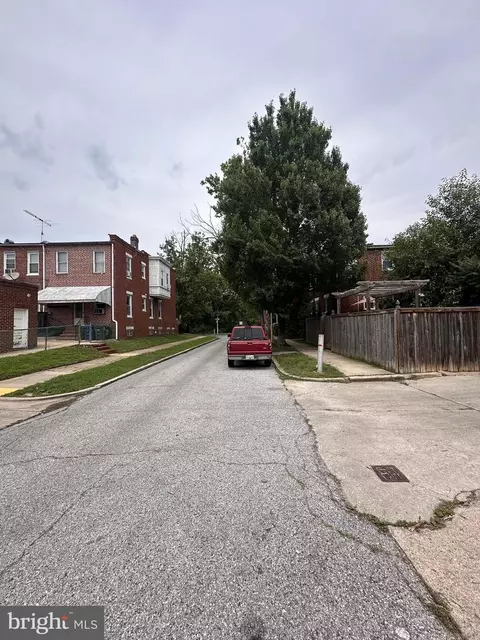 View/Area - 3100 Kenyon Ave, Baltimore, MD 21213 photo 1 of 2