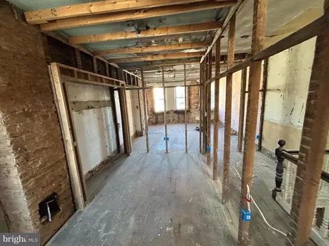 Entry Way - 2311 Orem Ave, Baltimore, MD 21217 photo 3 of 3