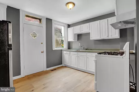 2418 Baker St, Baltimore, MD 21216 photo 13
