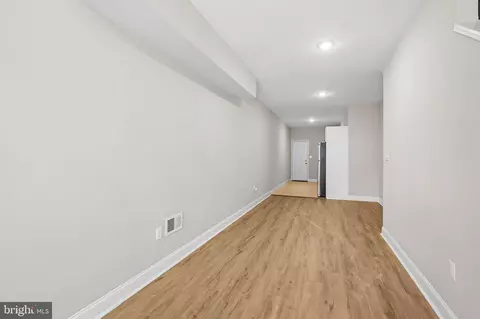 Entry Way - 1605 Clifton Ave, Baltimore, MD 21217 photo 2 of 8