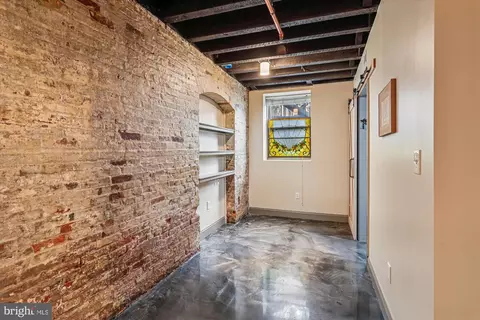 Entry Way - 511 S Bond St #104, Baltimore, MD 21231 photo 2 of 3
