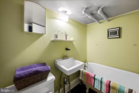 619 E 36th St E, Baltimore, MD 21218 photo 27
