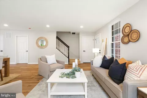 Entry Way - 730 Murphy Ln, Baltimore, MD 21201 photo 1 of 3