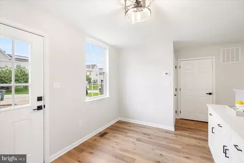 Entry Way - 730 Murphy Ln, Baltimore, MD 21201 photo 2 of 3