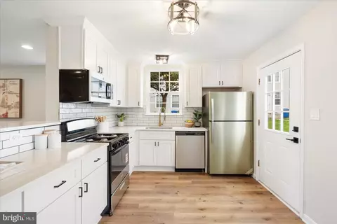 Kitchen - 730 Murphy Ln, Baltimore, MD 21201 photo 1 of 4
