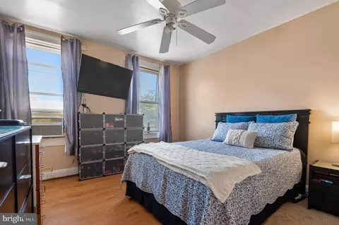 Bedroom - 446 N Clinton St, Baltimore, MD 21224 photo 1 of 5