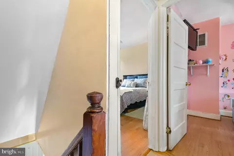 Entry Way - 446 N Clinton St, Baltimore, MD 21224 photo 3 of 3