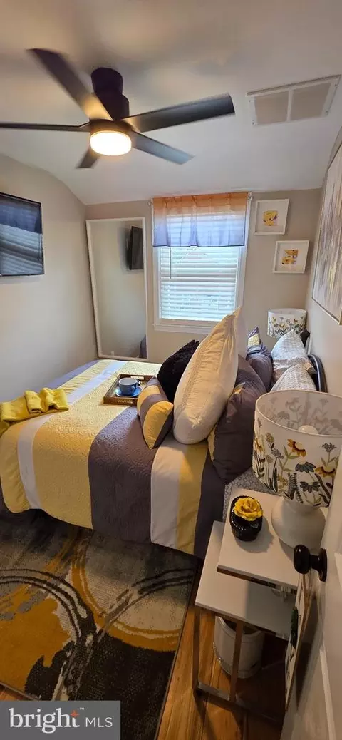 Bedroom - 2046 E Belvedere Ave, Baltimore, MD 21239 photo 10 of 19