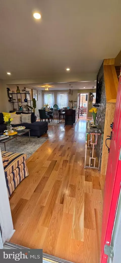 Entry Way - 2046 E Belvedere Ave, Baltimore, MD 21239 photo 1 of 3