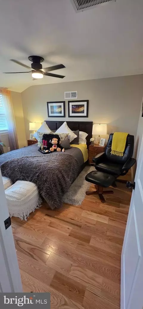 Bedroom - 2046 E Belvedere Ave, Baltimore, MD 21239 photo 15 of 19
