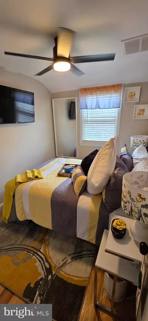 Bedroom - 2046 E Belvedere Ave, Baltimore, MD 21239 photo 11 of 19
