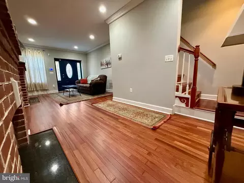 Entry Way - 1809 E Pratt St, Baltimore, MD 21231 photo 4 of 4