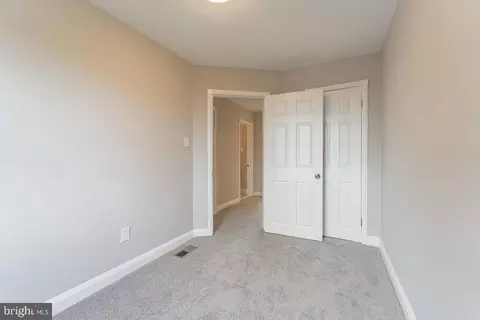 Entry Way - 4011 Mortimer Ave, Baltimore, MD 21215 photo 7 of 8