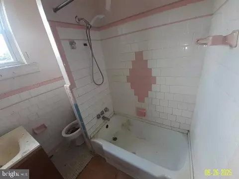 Bath - 3319 Spaulding Ave, Baltimore, MD 21215 photo 2 of 2