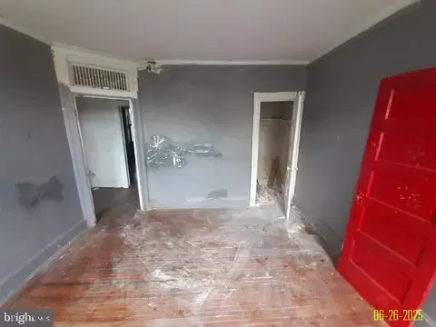Living - 3319 Spaulding Ave, Baltimore, MD 21215 photo 5 of 5