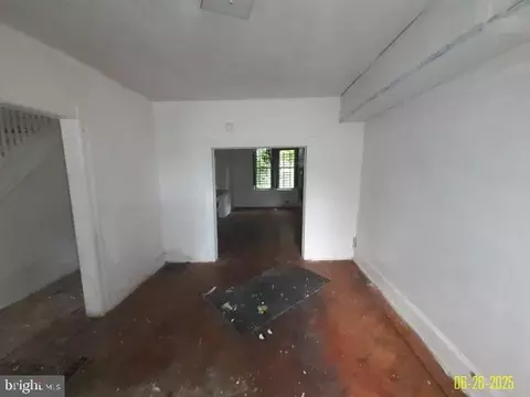 Living - 3319 Spaulding Ave, Baltimore, MD 21215 photo 1 of 5